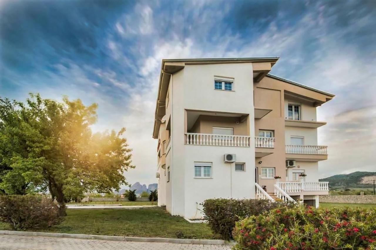 Spilaio At Meteora Hotell Kalampaka Exteriör bild