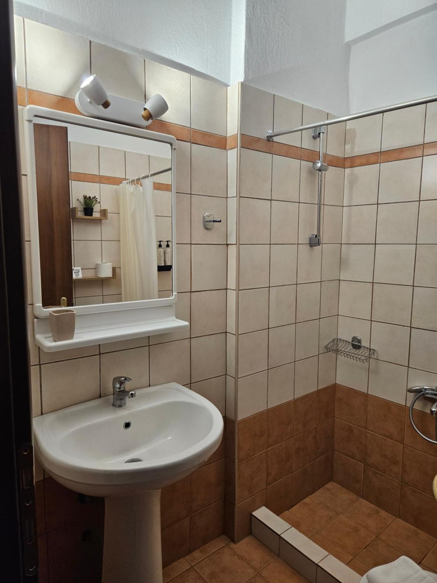 Spilaio At Meteora Hotell Kalampaka Exteriör bild