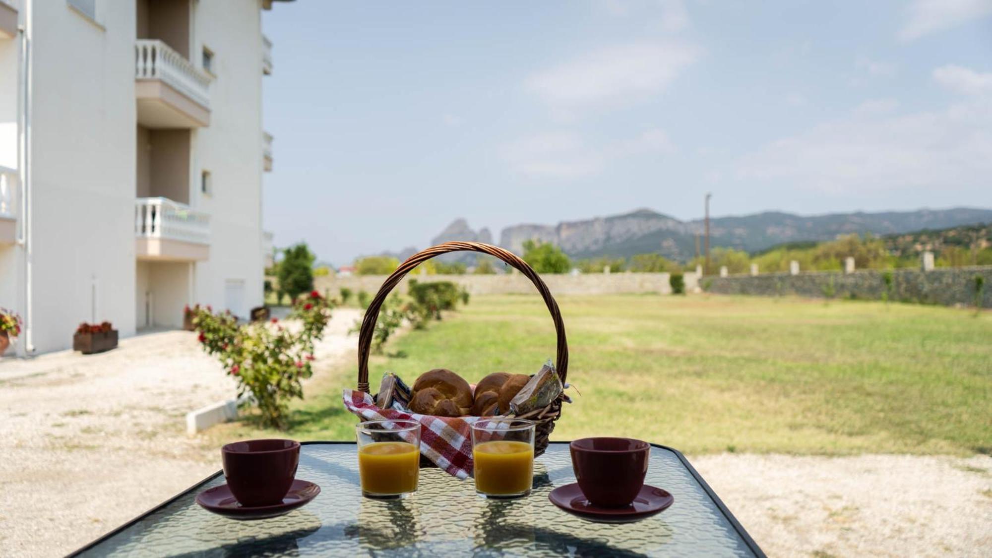 Spilaio At Meteora Hotell Kalampaka Exteriör bild
