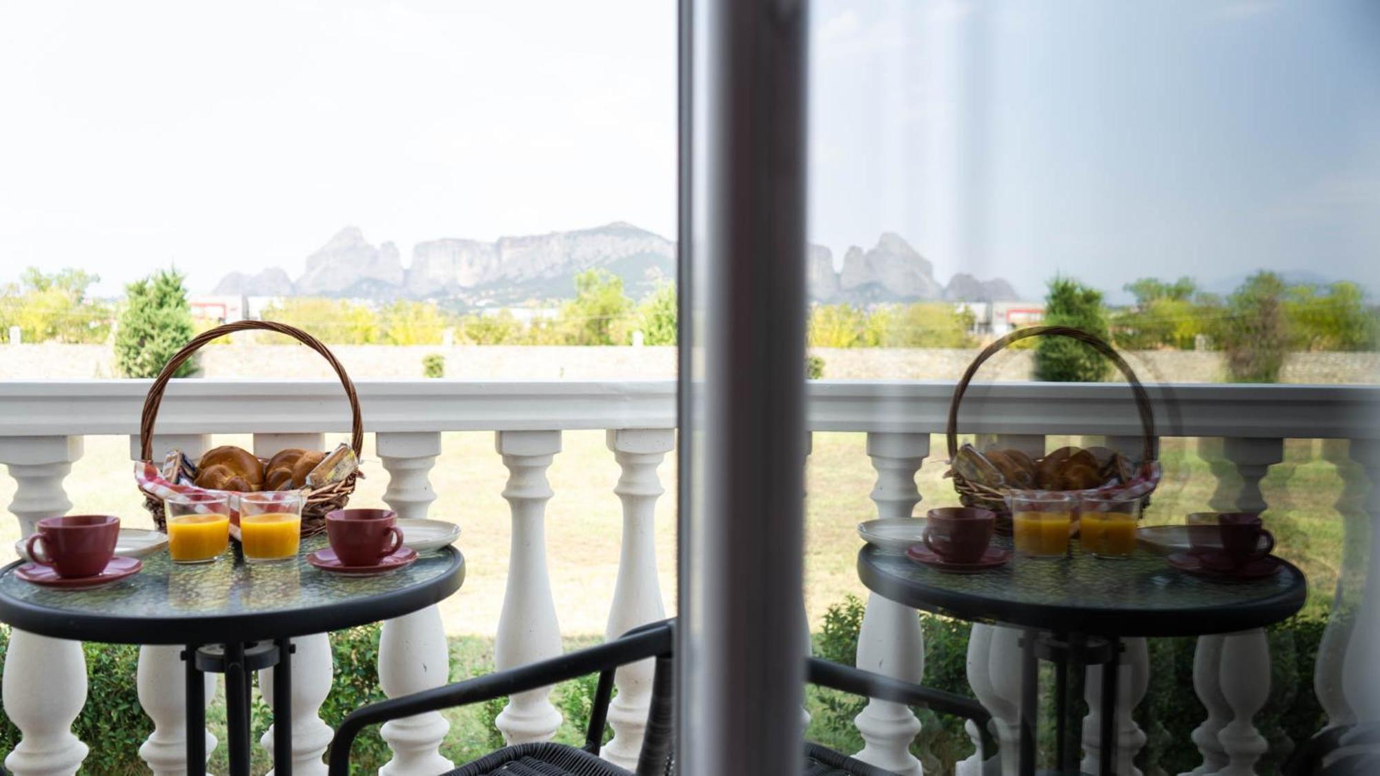 Spilaio At Meteora Hotell Kalampaka Exteriör bild