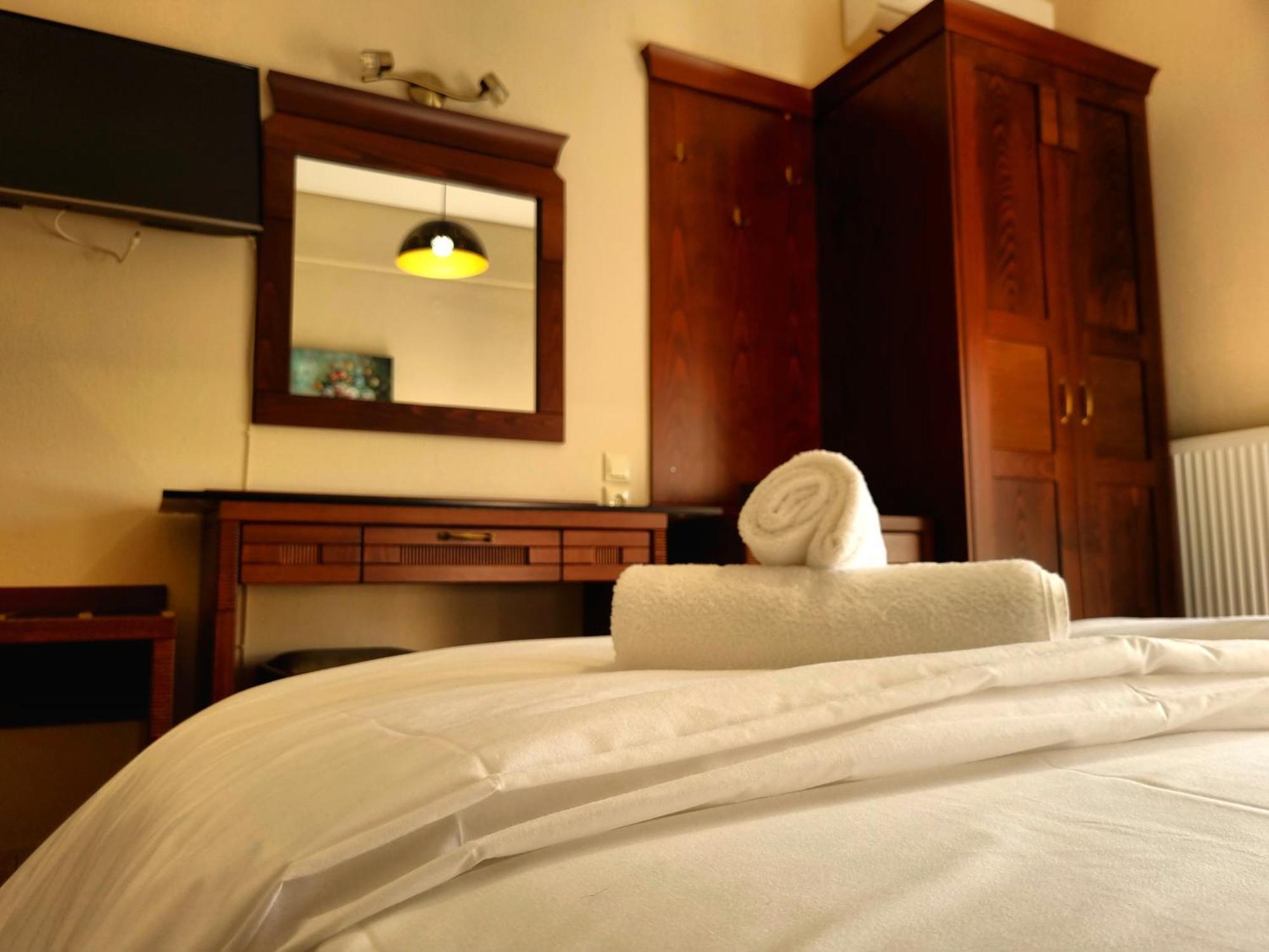 Spilaio At Meteora Hotell Kalampaka Exteriör bild
